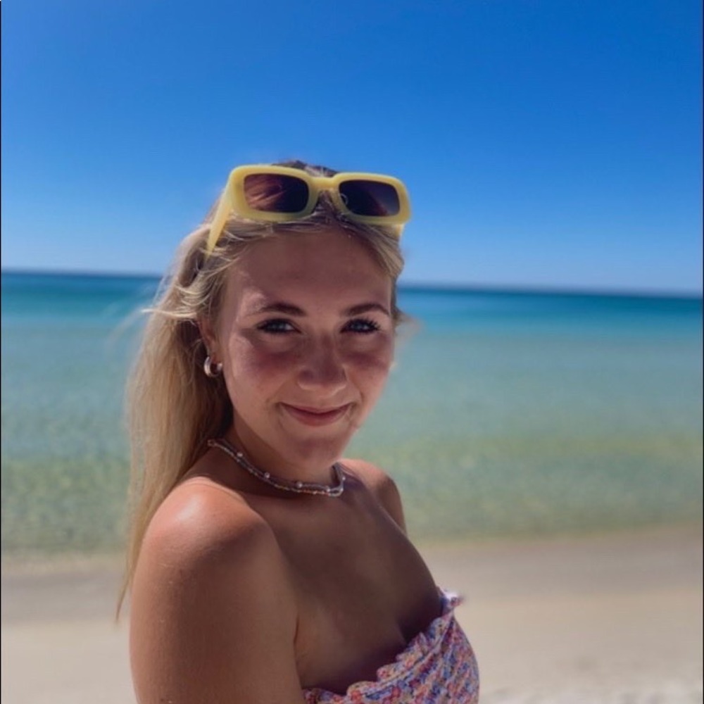 Meet your Posher, Mia